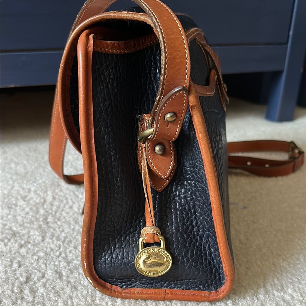 Classic Vintage Dooney & Bourke  Black and Brown Leather Bag - Picture 7 of 8